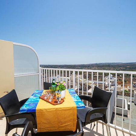 Summer Breeze Apartment With Panoramic Terrace - By Getawaysmalta Mellieħa Екстериор снимка