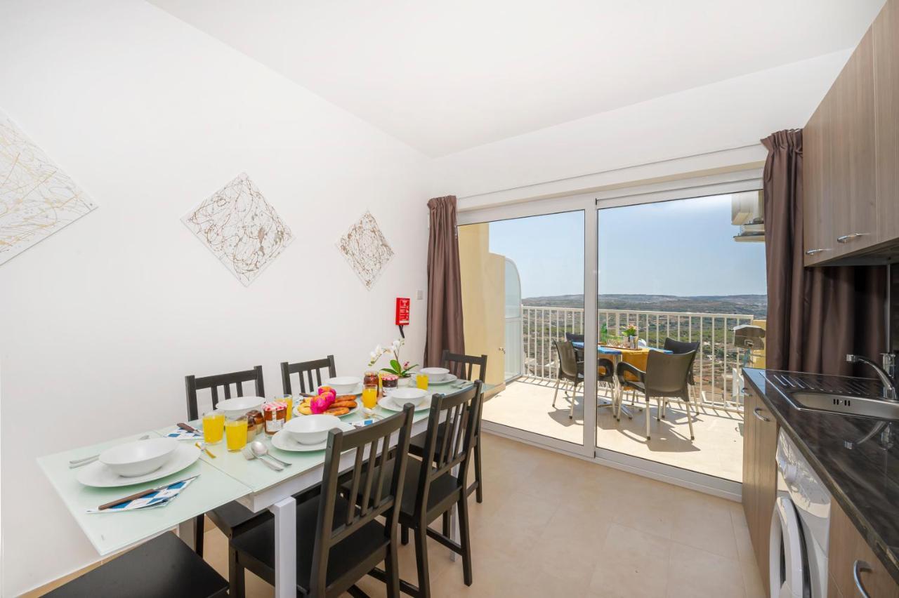 Summer Breeze Apartment With Panoramic Terrace - By Getawaysmalta Mellieħa Екстериор снимка