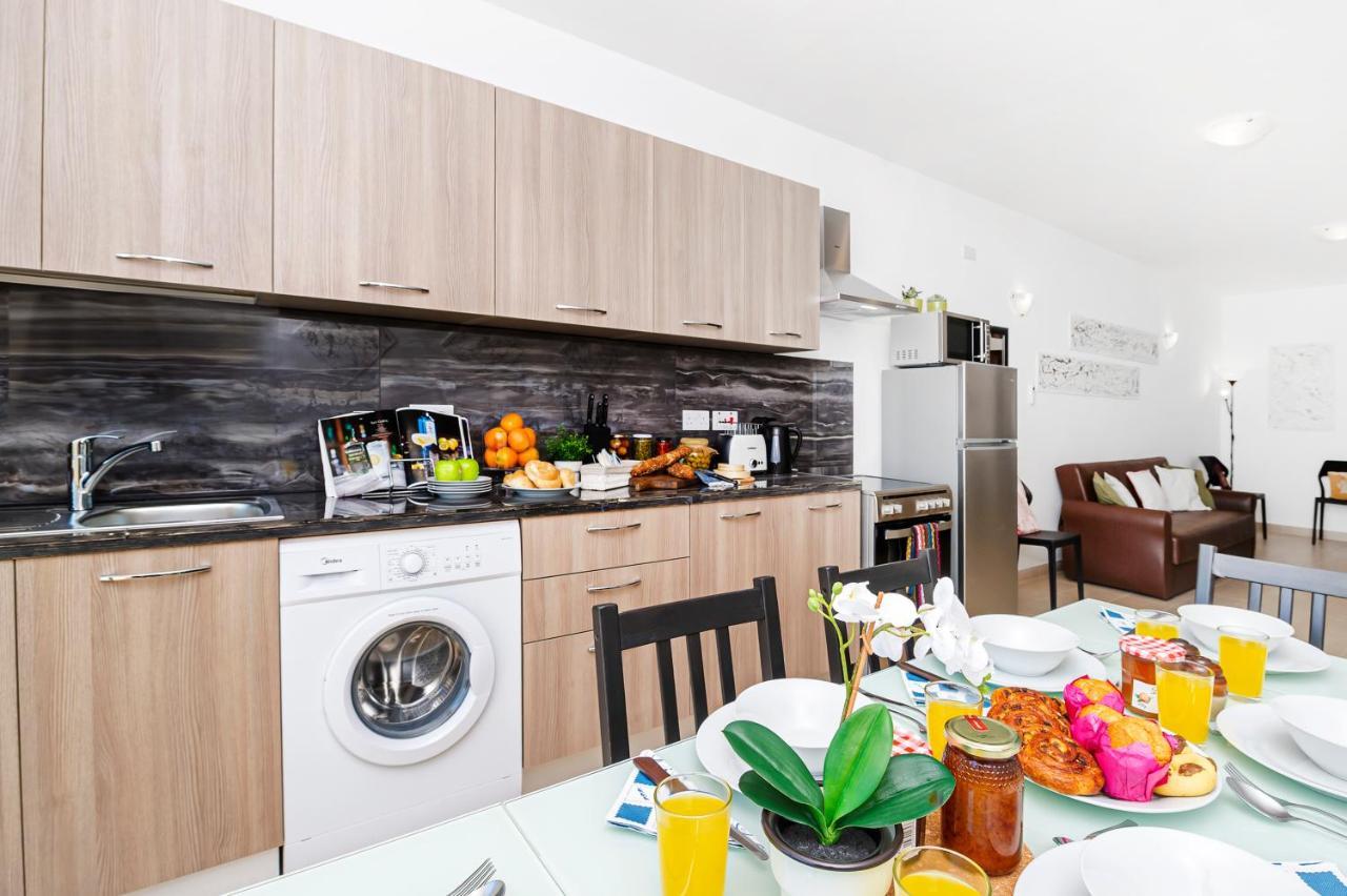Summer Breeze Apartment With Panoramic Terrace - By Getawaysmalta Mellieħa Екстериор снимка