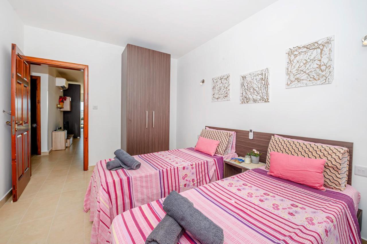 Summer Breeze Apartment With Panoramic Terrace - By Getawaysmalta Mellieħa Екстериор снимка