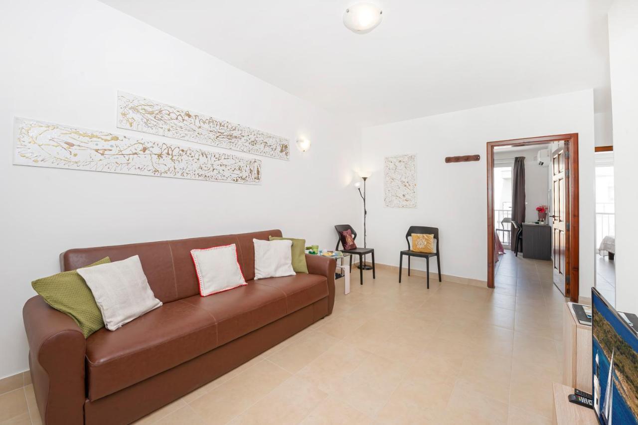 Summer Breeze Apartment With Panoramic Terrace - By Getawaysmalta Mellieħa Екстериор снимка