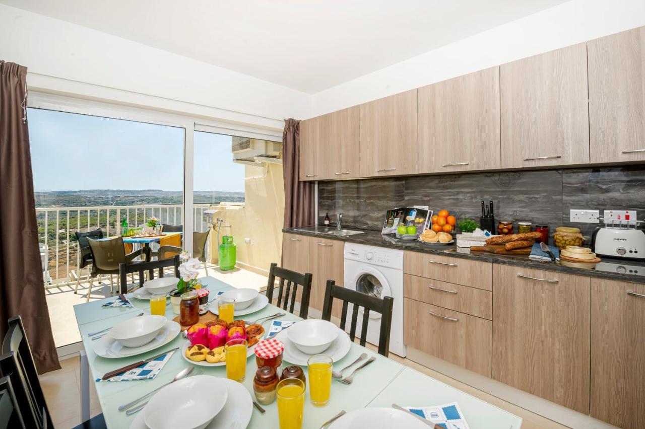 Summer Breeze Apartment With Panoramic Terrace - By Getawaysmalta Mellieħa Екстериор снимка